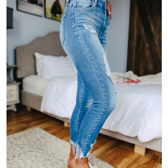 Top Shelf Distressed Denim Skinny Jeans - Picture 2 of 6